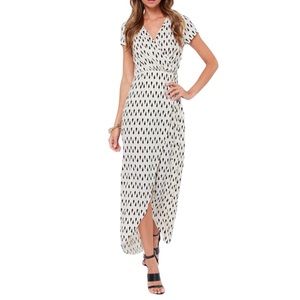 Lulu's Women's cream diamond print Short sleeve wrap maxi dress, Sz XS